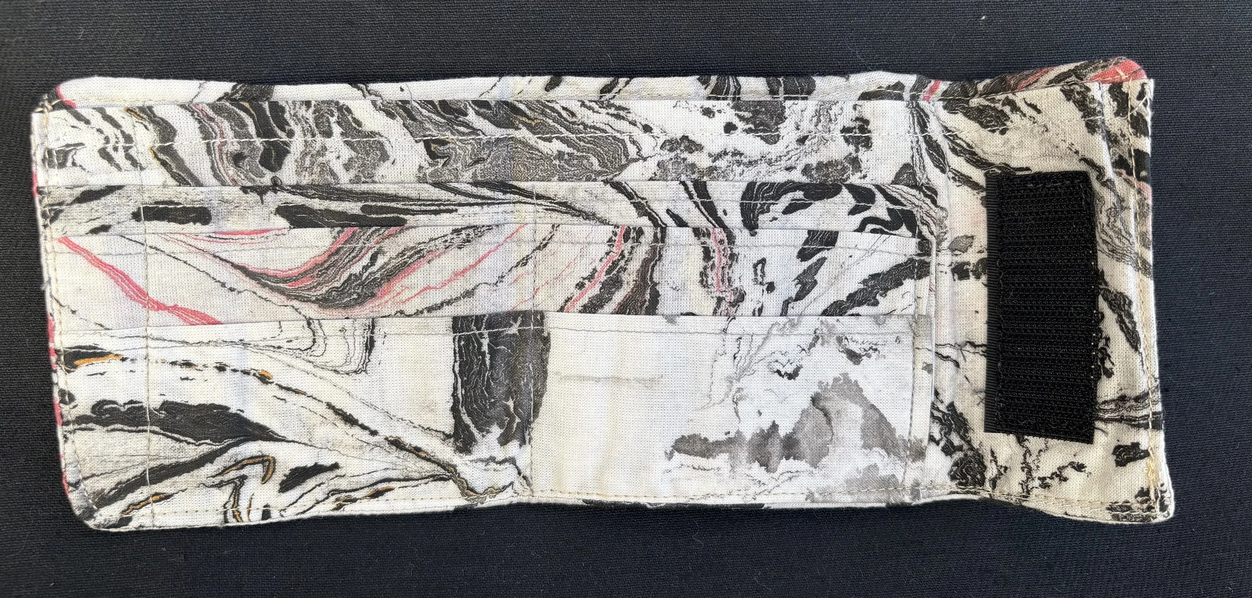 Lava Wallet Inside.jpg