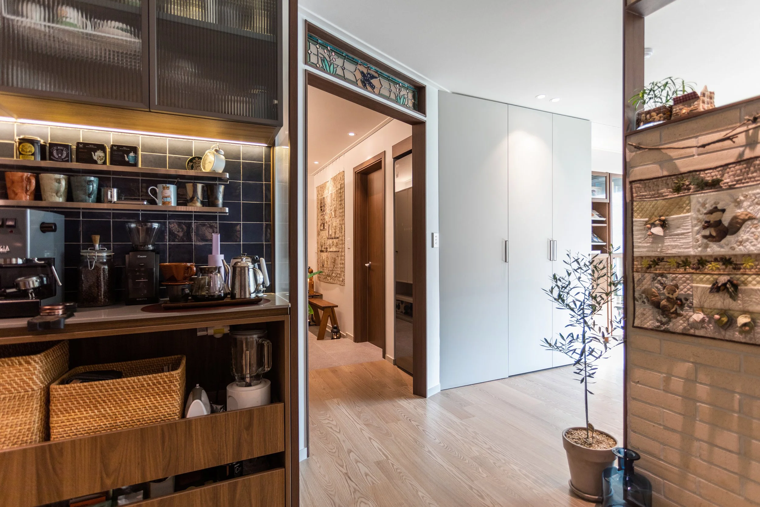 2021 3분기_강일리버파크804_준공사진_현관 21.jpg