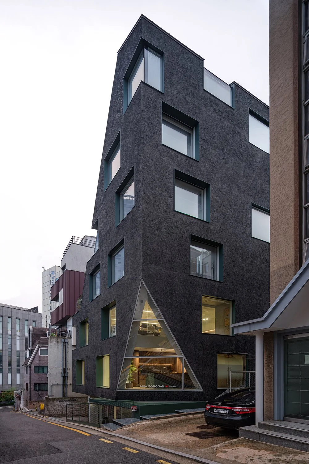 2024 2분기_청담사옥18-24_준공사진_외부(웹용) 01.jpg