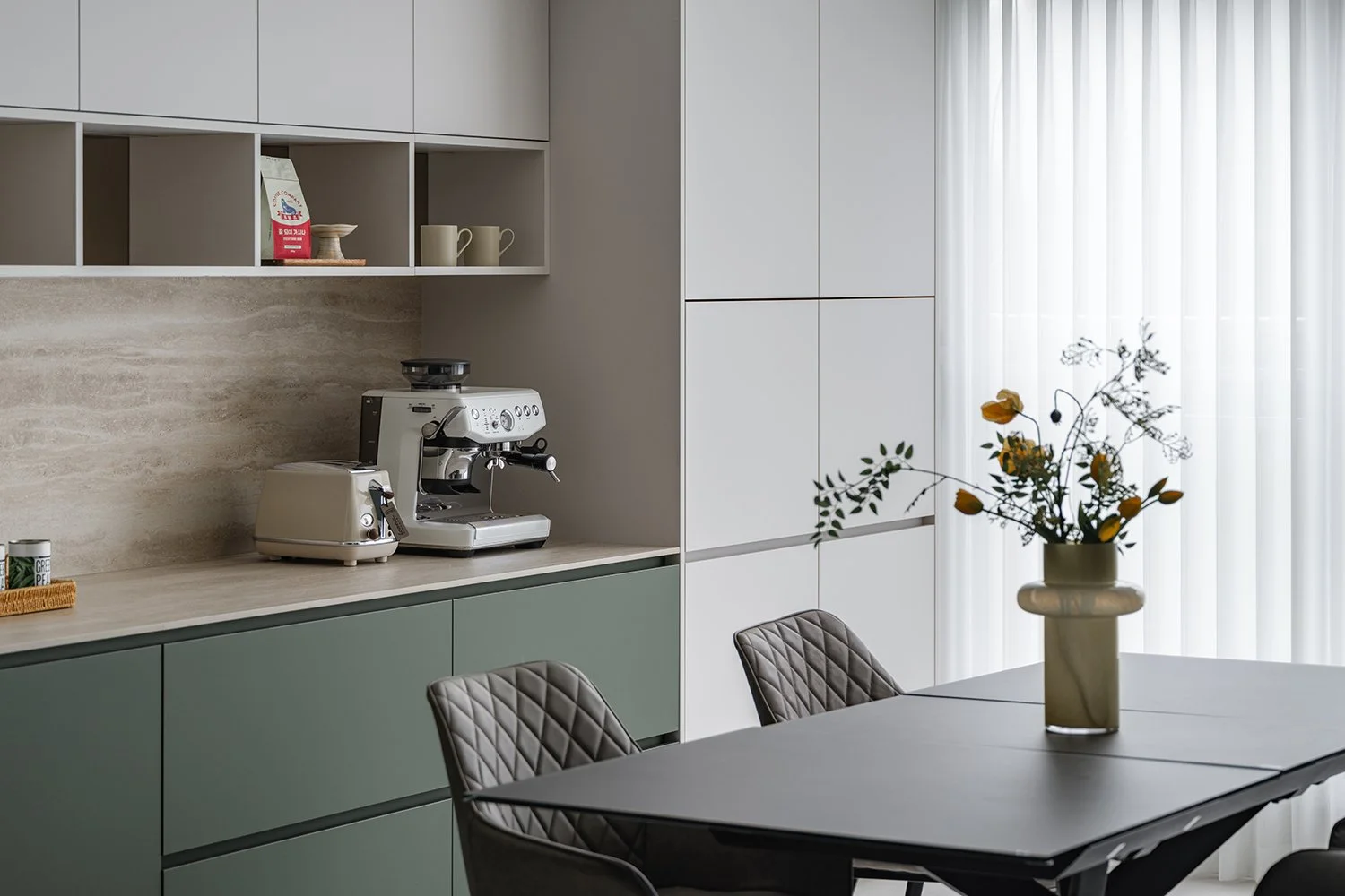 2025 2분기_판교봇들마을302_준공사진_거실(웹용) 08.jpg