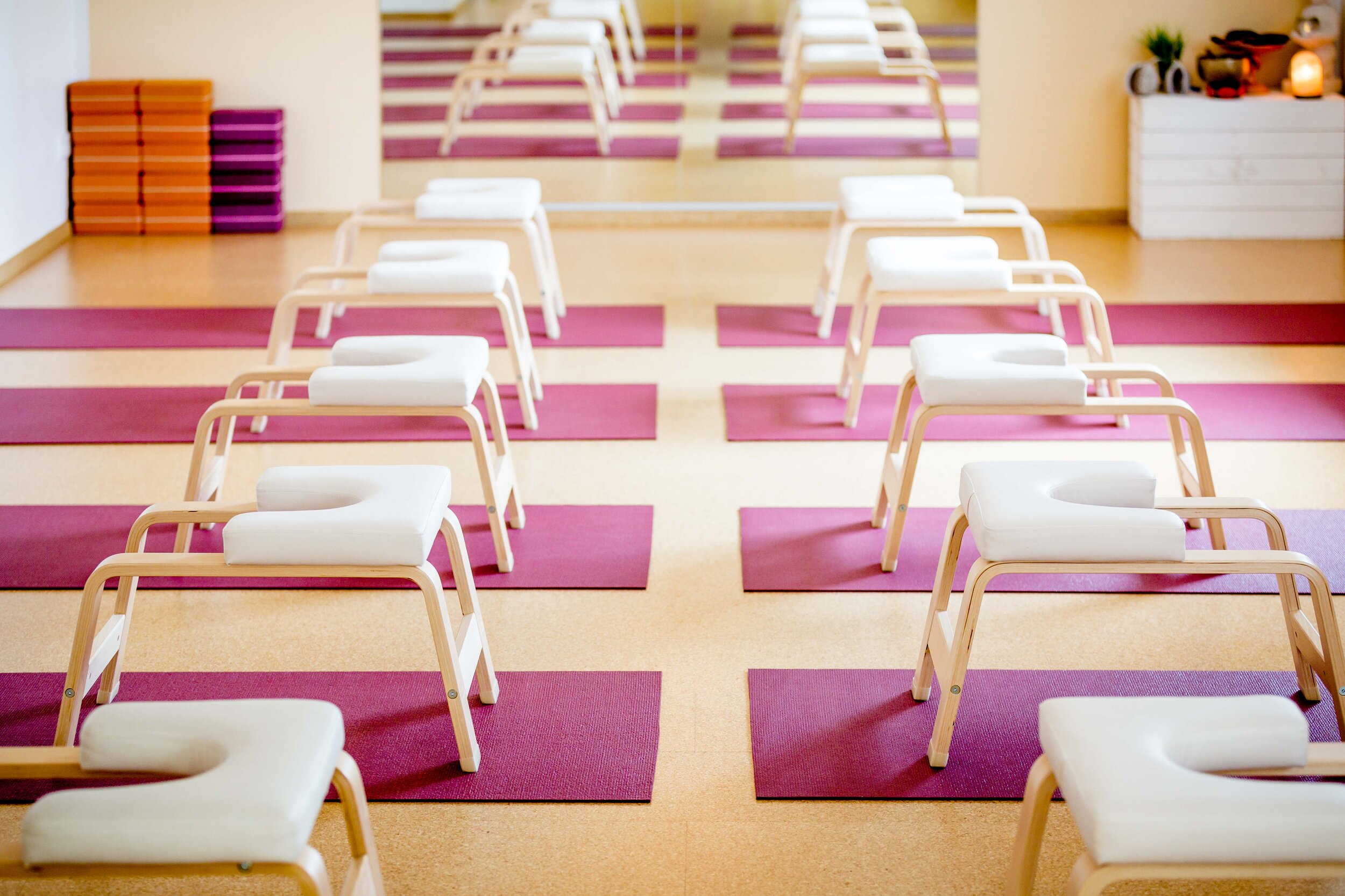  Yoga mit Nazanin Vaghefinia 