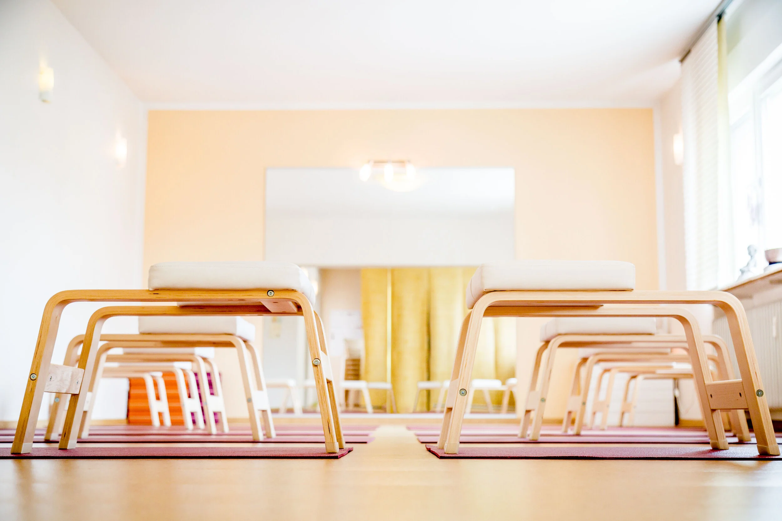  Yoga mit Nazanin Vaghefinia 