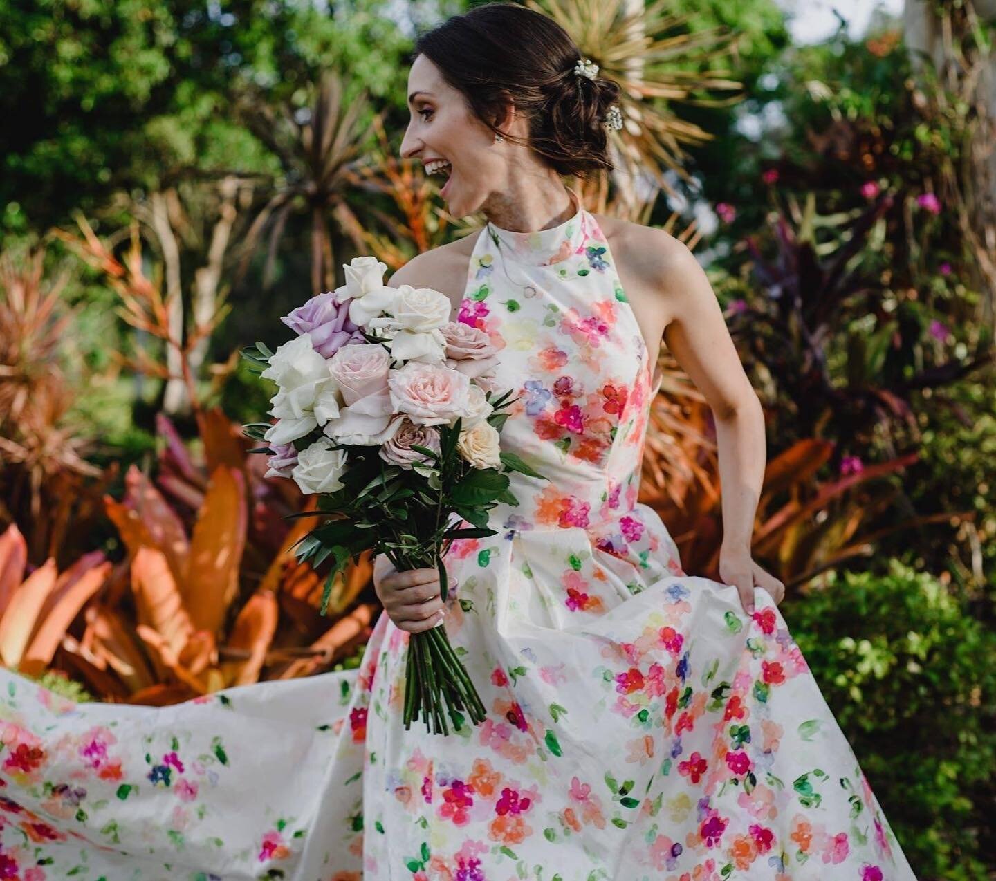Love me some florals!
The absolutely stunning @lauren.jimmieson.craig in her custom made bridal gown by @wendymakinbridal
Hair &amp; Makeup by @jimartistry

#bride #custom #nontraditional #thebrideworeflowers #married #happy #celebrate #wedding #love