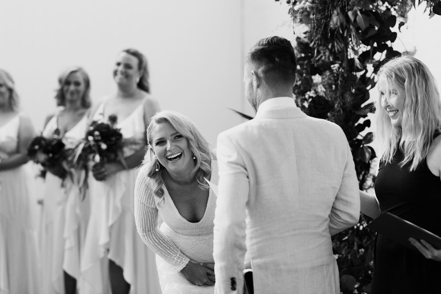 So many of my couples are understandably nervous when they decide to write their own vows. But they never cease to amaze me at how beautiful, funny and heartfelt they are. You&rsquo;re all a bunch of poets!

📷 @scotthorsburghphoto @artofgracewedding