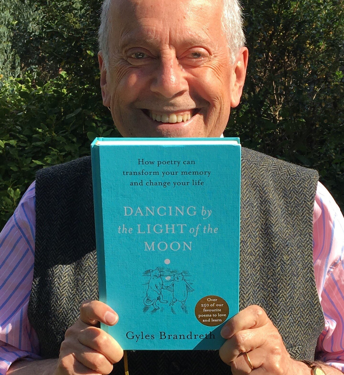 For #NationalMoonDay, check out Dancing By The Light of The Moon, a collection of over 250 poems picked by @gylesbrandreth.

That's plenty of #poetry to choose from and learn by heart with schools and care homes for #PoetryTogether2021. Don't forget 