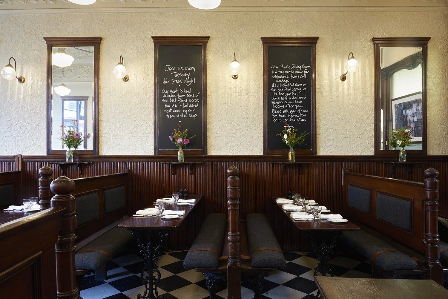 QUALITY_CHOP_HOUSE_interiors_dining_room_2.jpg
