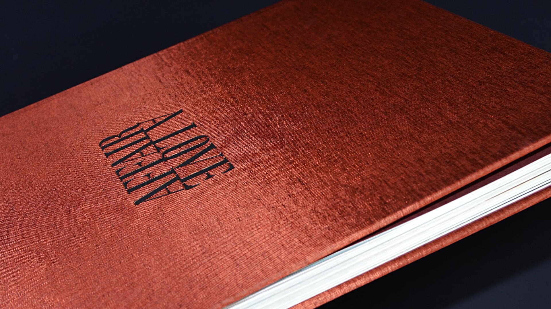 Kitzig Design Studios, Buch im Schuber 7.jpg