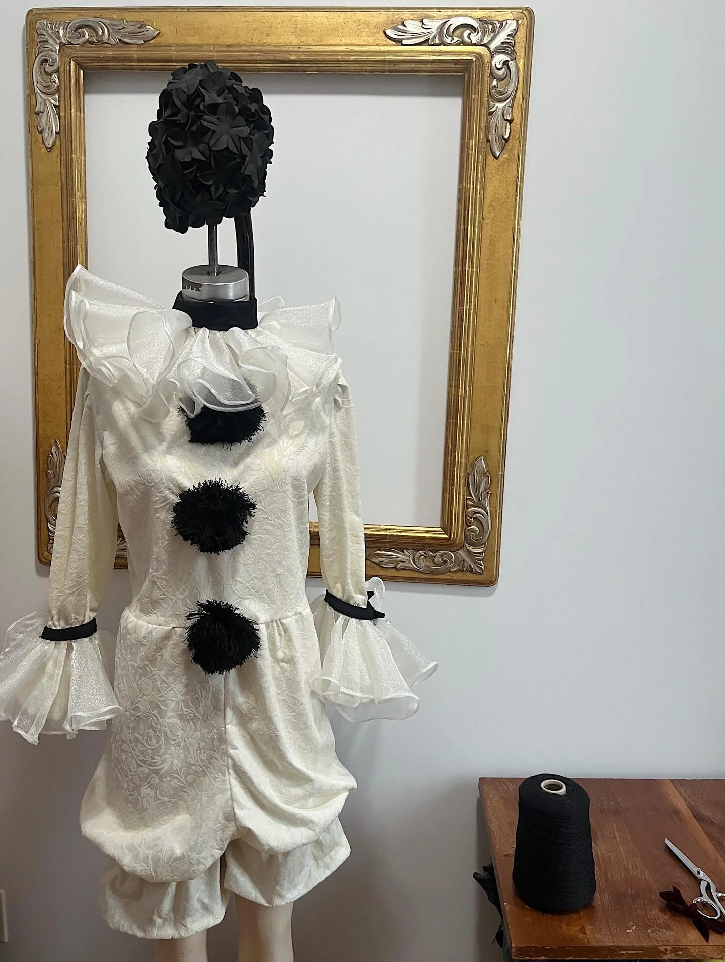 &bull;some cutie clowns for @magali.jv x @dancespatrelle 
.
{also, I&rsquo;m obsessed with this cream &amp; ivory devor&eacute; velvet cotton jersey somethin somethin deadstock fabric fantasy find @moodfabrics . }&bull;