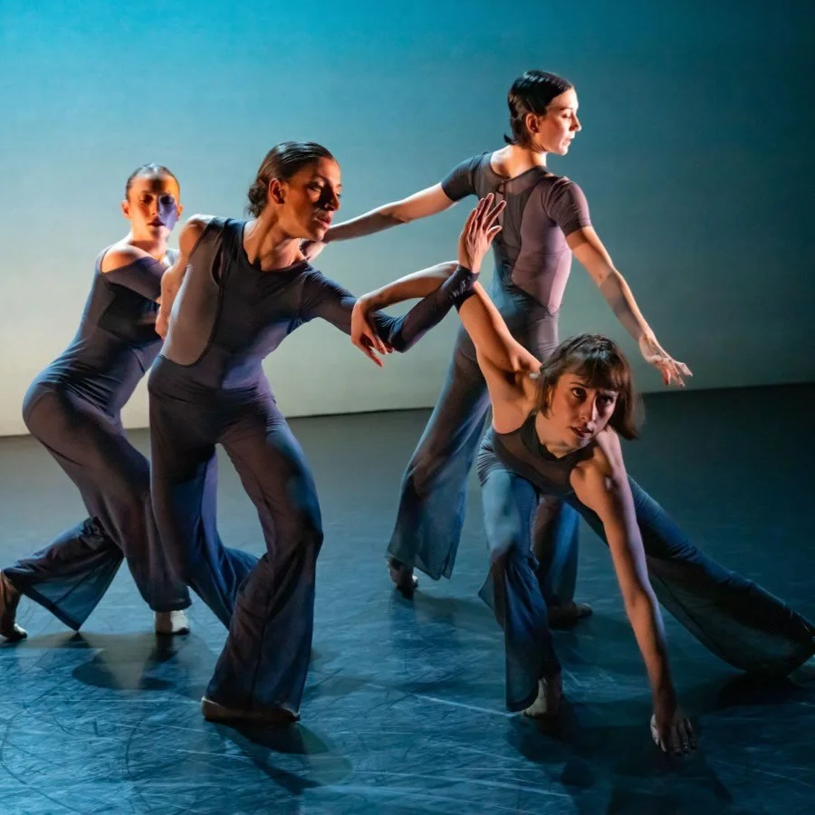 { a few more photos from @renversonsdance the other weekend, these photographed by @steven_pisano ✨ }
.
Kiss the Rhythm
Choreographer: @adriprc 
Lighting Design: Emily Clarkson
Costume Design: @paillettebylc 
Dancers: @cassiepunzo @jghartnett  @andre