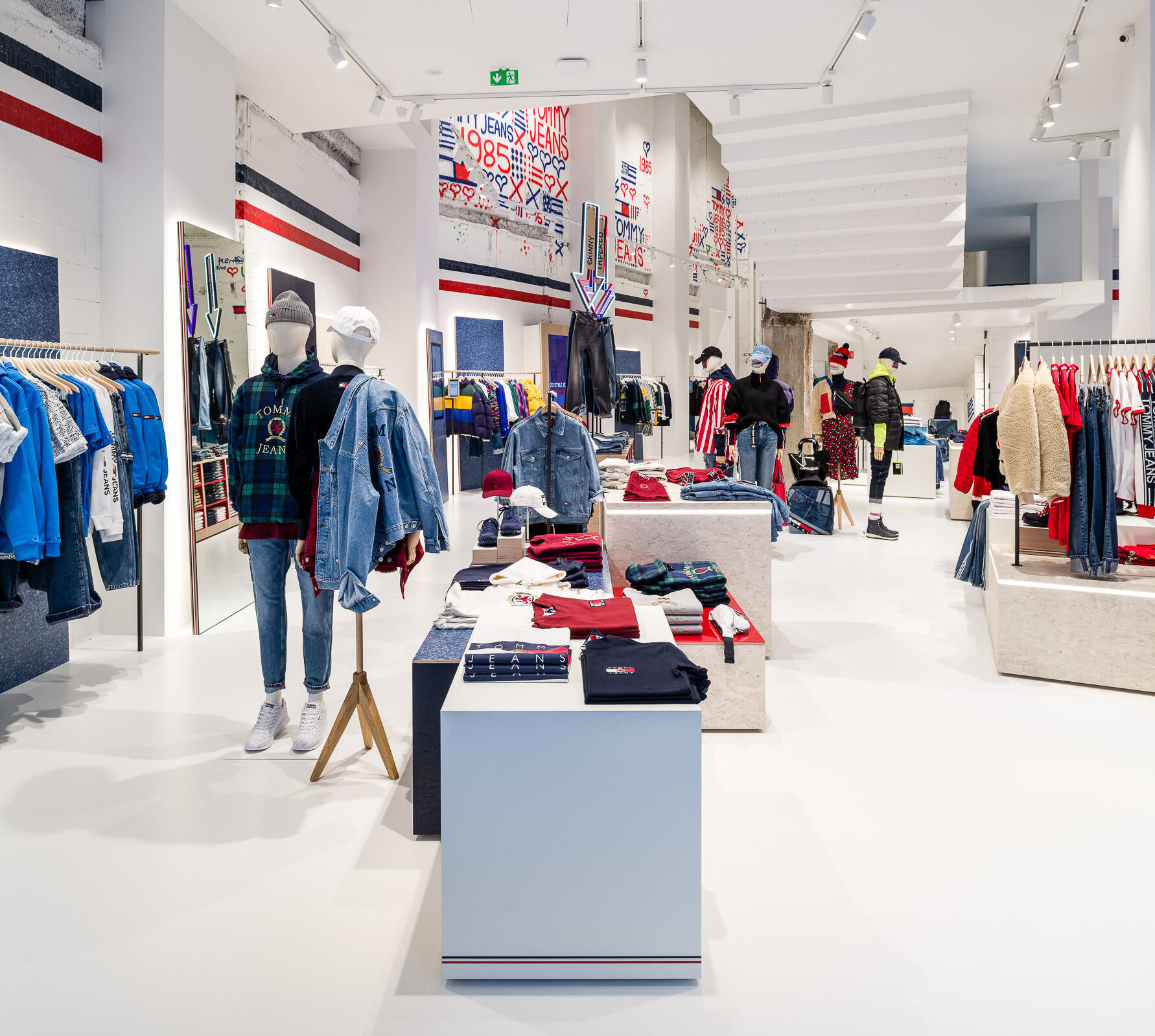 Tommy Hilfiger Stores — .PLANQ