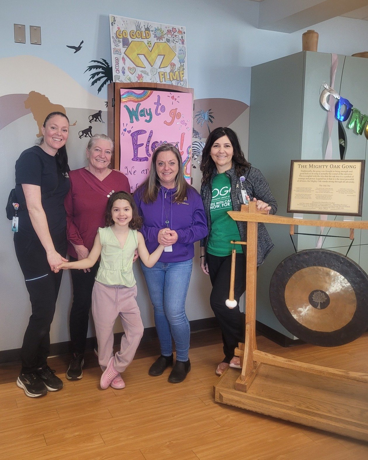 Elena rang the gong in Windsor! Elena, we're so happy for you!! 
#MondayMotivation #FacingChildhoodCancerTogether💛🎗💛