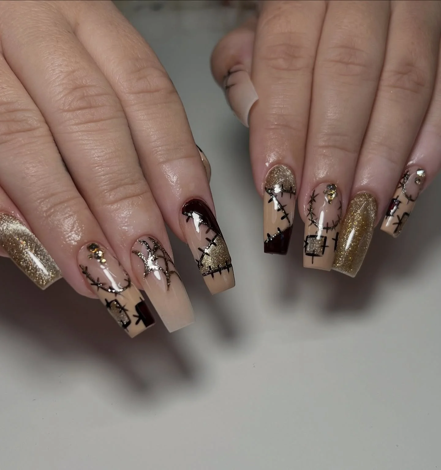 My Oh My, aren’t these cute🤩🕸️
Frankenstein glam with glitter spider webs and a touch of bling, just in time for Halloween week!
Nail Color: Channel the Flannel-278
⚡️use code 𝗕𝗿𝗶 to save on ALL PLA goodies 🛍️
⚡️Save this set for your n