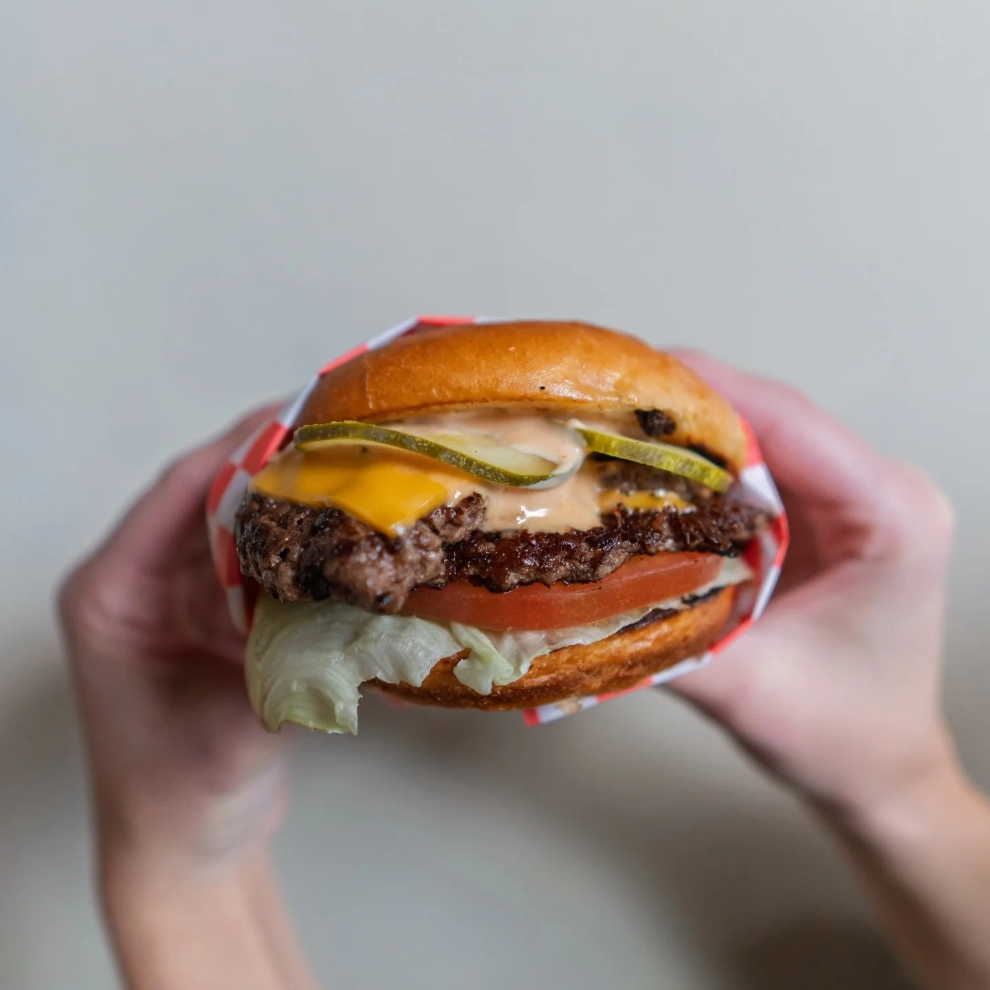 Burgers are back at The Beer Farmers, daily from 12-7pm

We are passionate about burgers. We use only fresh, never frozen, Certified Angus Beef and we hand cut our fries from the best Kennebec potatoes and double cook each batch. 

Yum