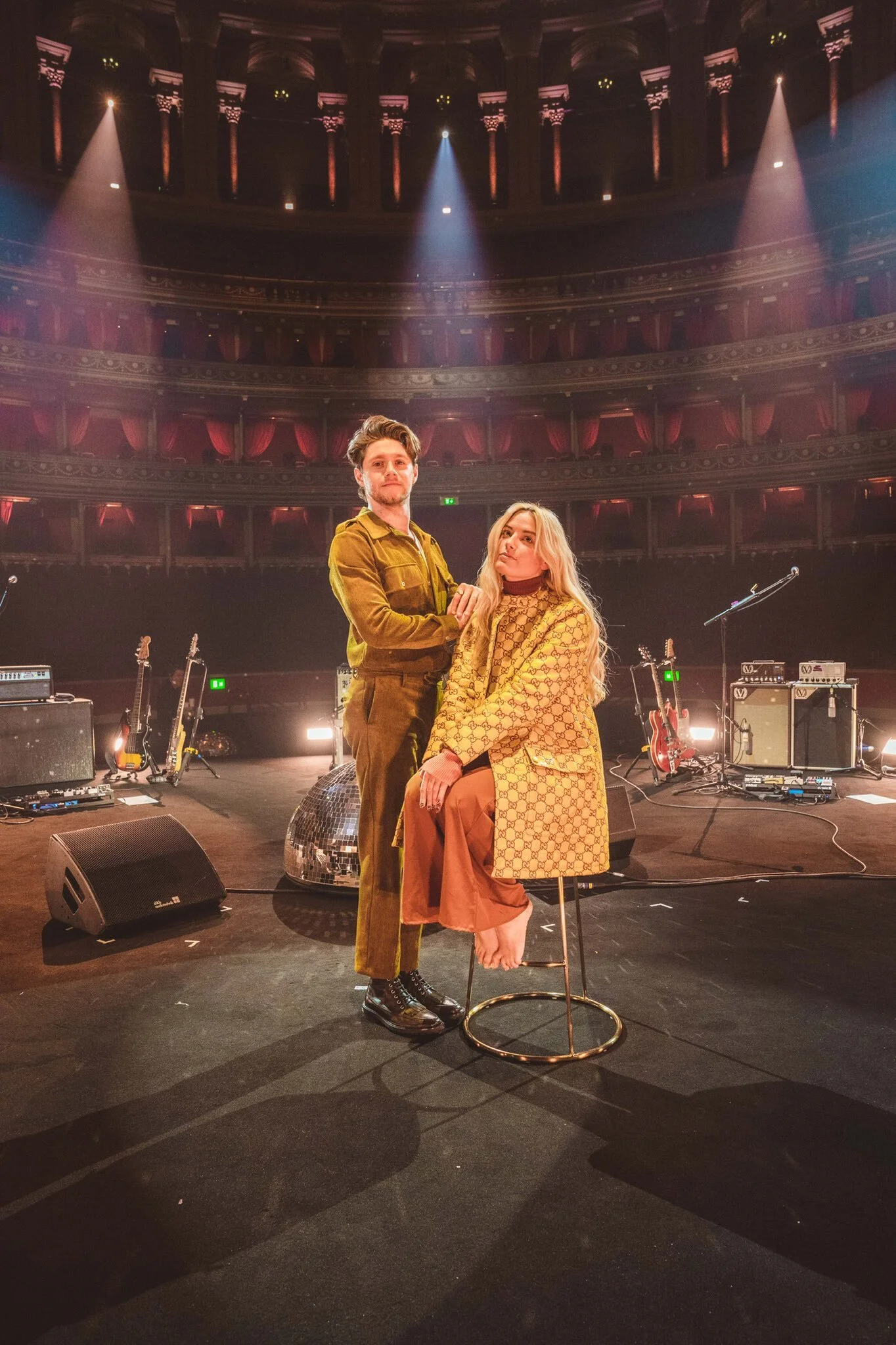 Ashe Niall Horan New Behind The Scenes Video In London Hard 8 Working Group