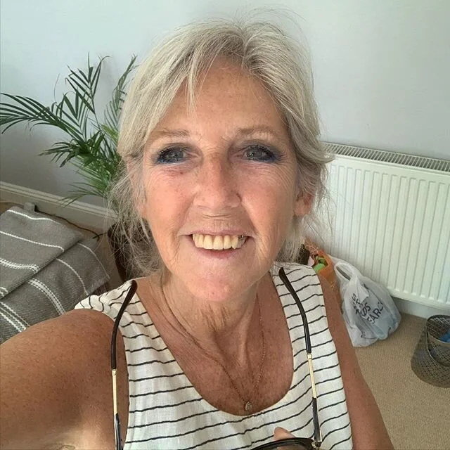 I think I&rsquo;m quite liking the grey...
.
.
#boomerstillblooming #babyboomer #greyhairisbeautiful #greylady #senior #lovemygreyhair #plantbased #plantbaseddiet #plantbasedfood #plantbasedpower #plantbasedvegan #loveyourself #lifeonhold #whowantsto