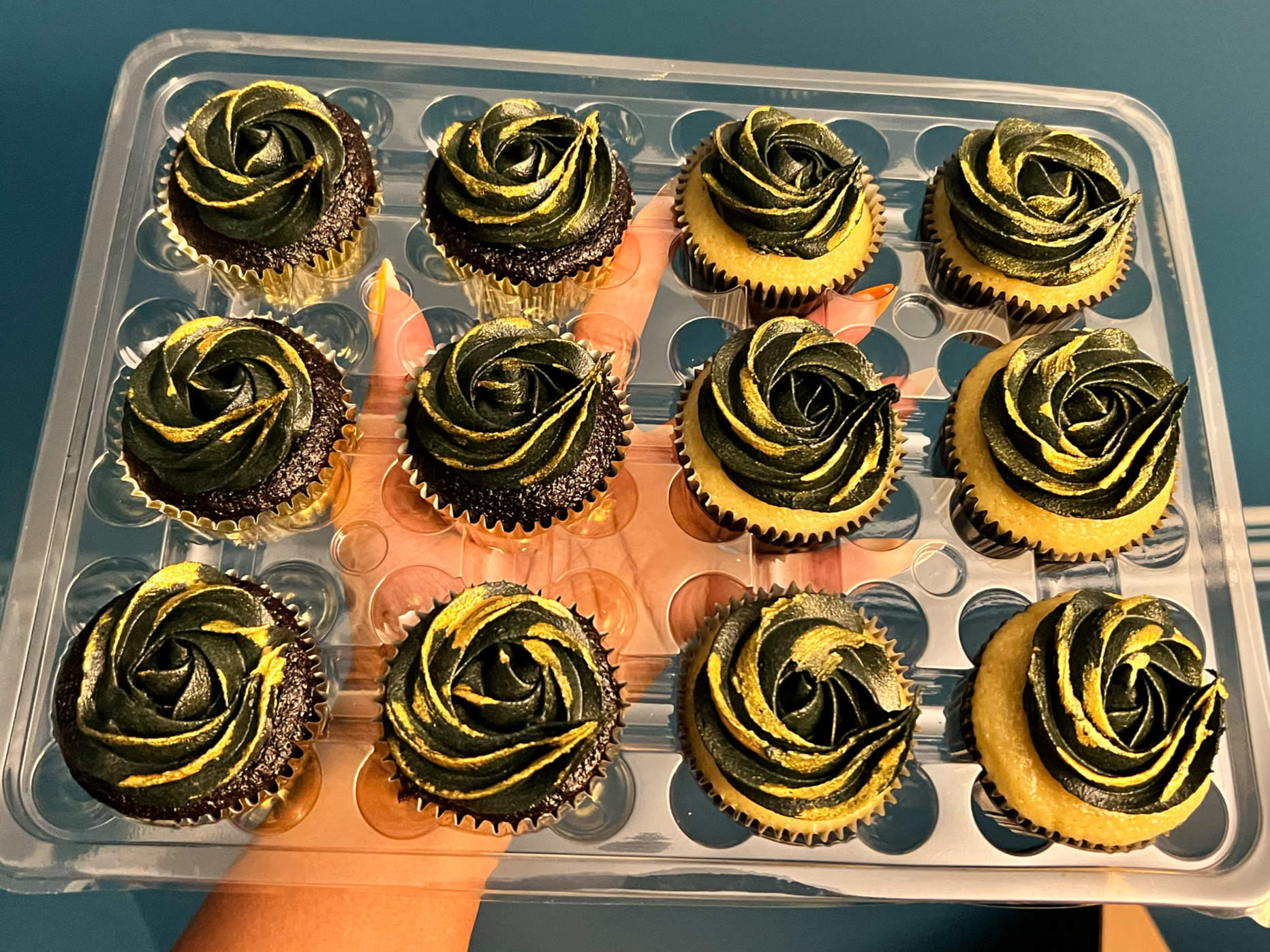 Half and Half Gold Swirl Cupcakes 
