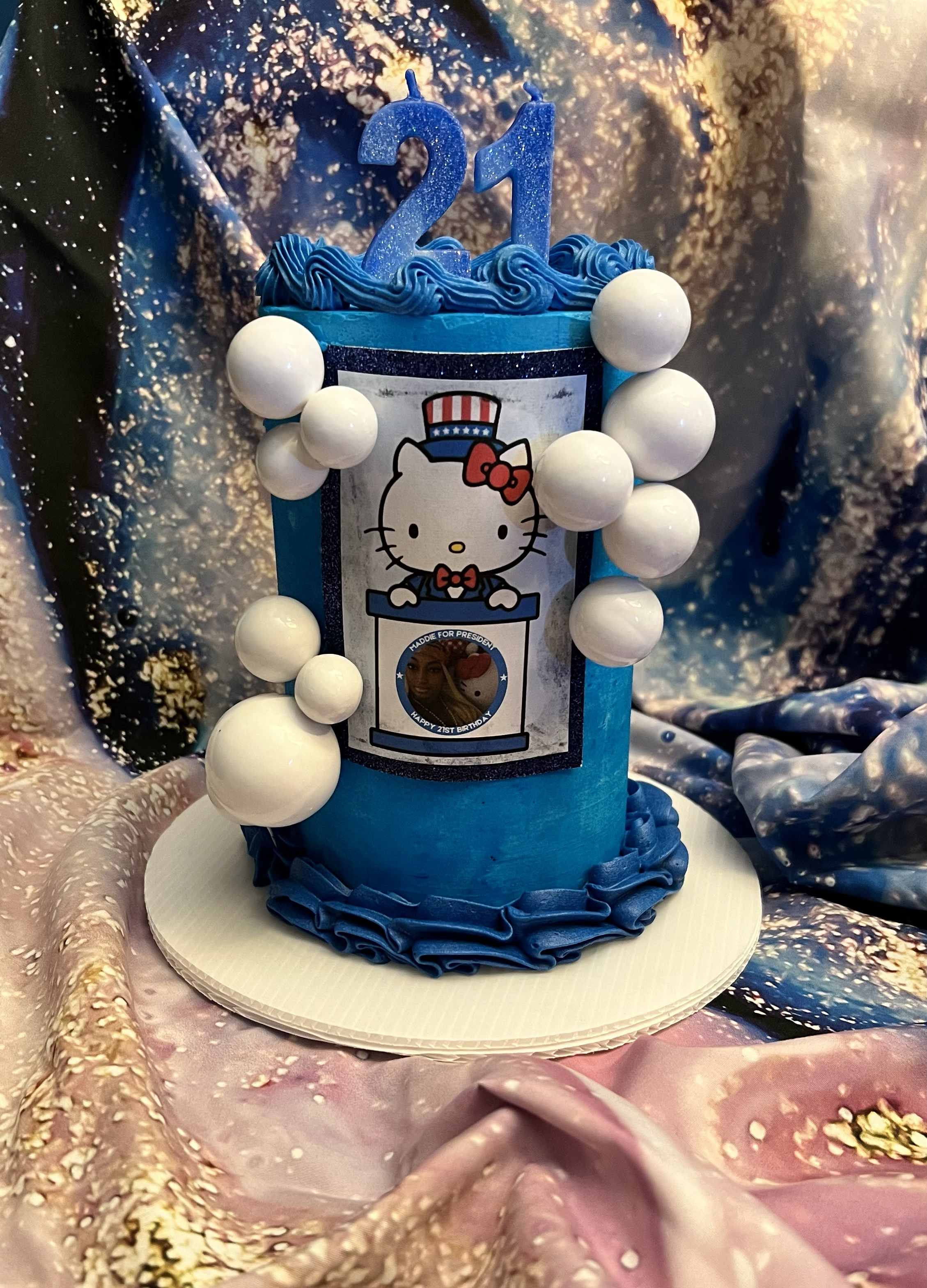 4" Strawberry Hello Kitty Cake 