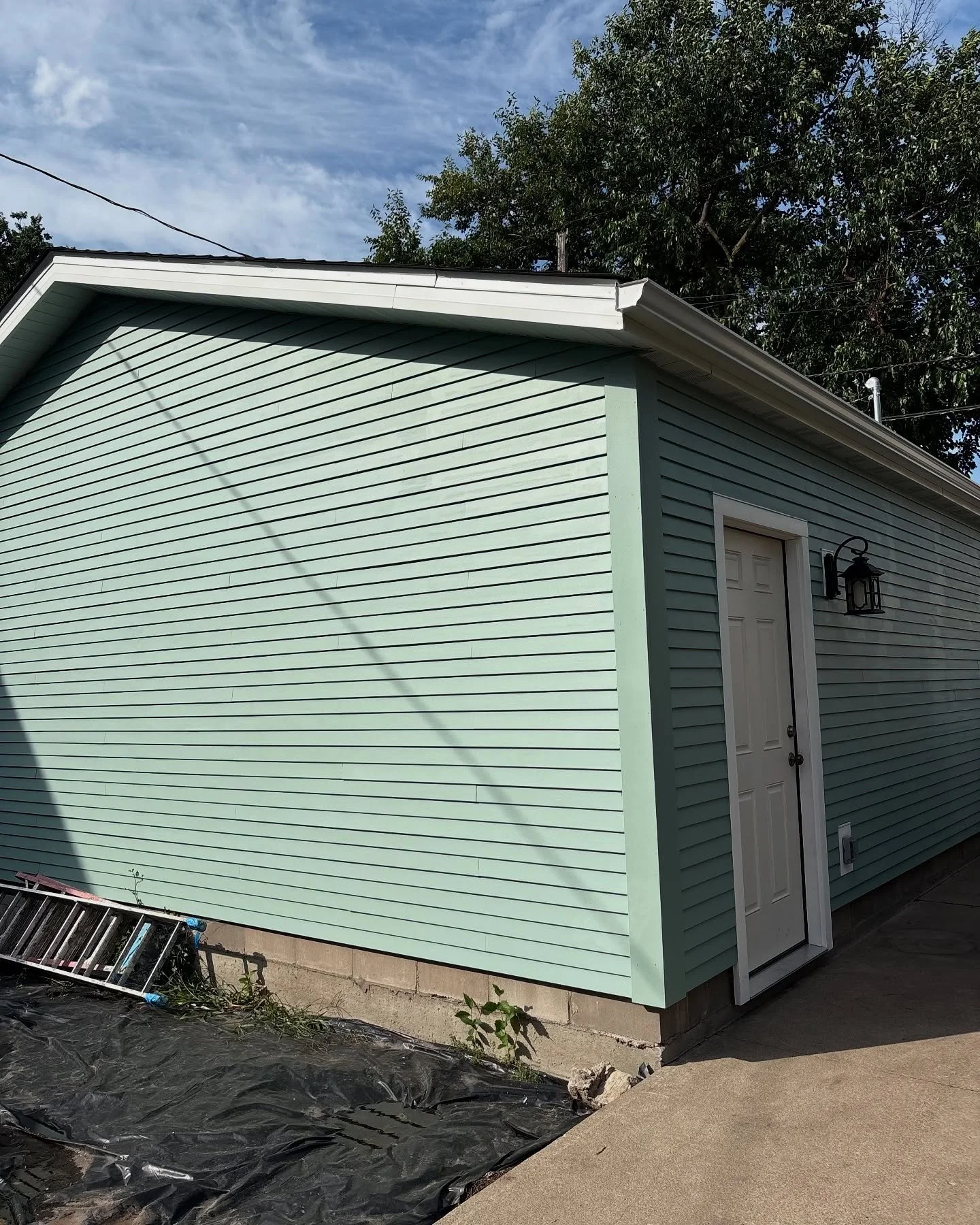 Looks like new. Call or text Jose to discuss your painting needs.
Book an interior job in September for 30% off labor. Calendaring for this winter.
612-309-7934