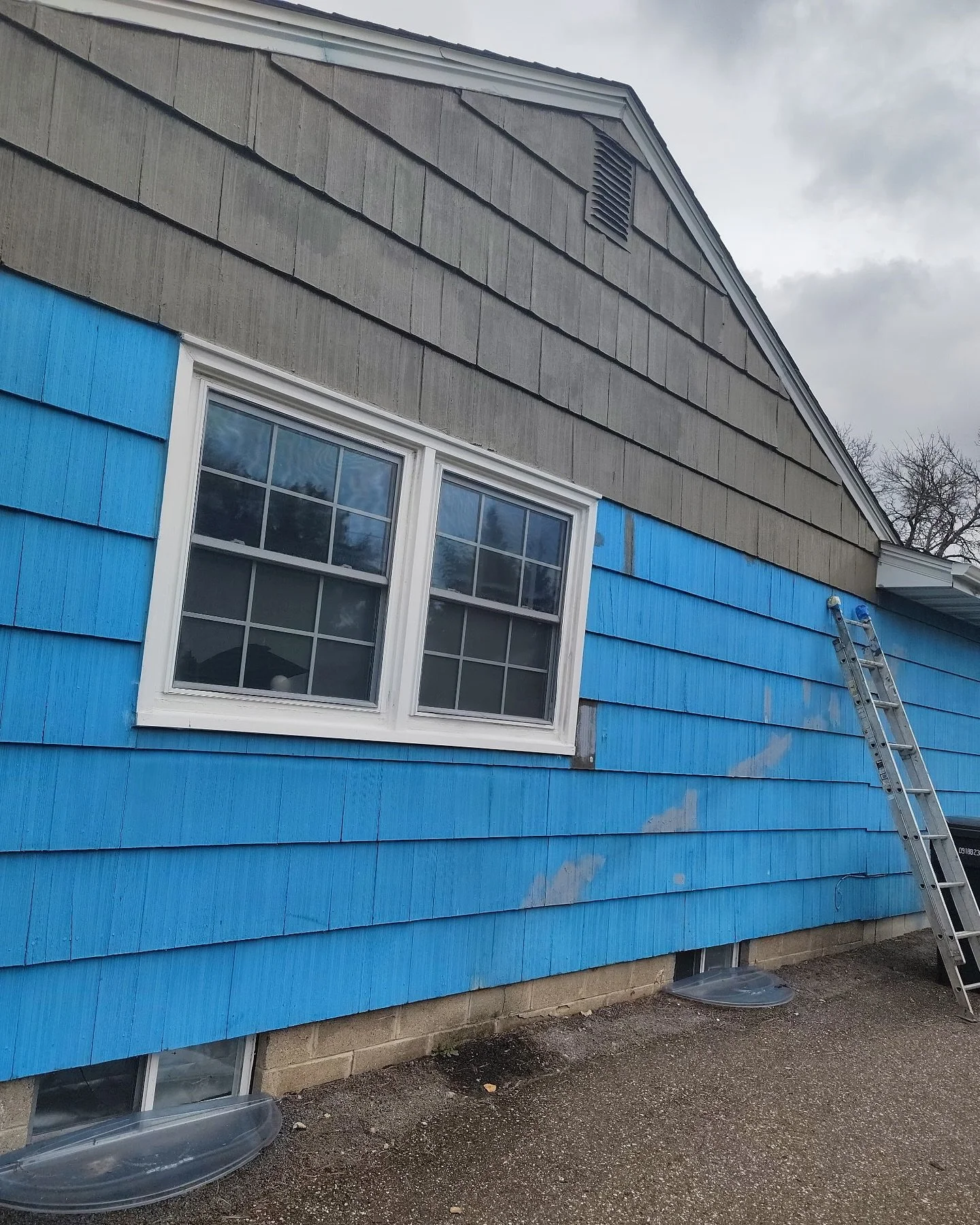 Ch..ch..ch..changes song is now stuck in my head. Big change from blue to gray. Amping up in sophistication. Great work, Jose and Pedro🙌🏽 Call or text Jose to discuss your painting needs. 612-309-7934