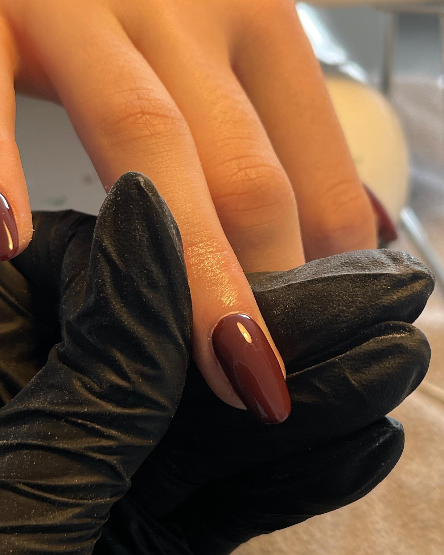 Builder Gel Overlay (BIAB)

Using @the_gelbottle_inc 
All in One BIAB
After Dark

Almond shape nails are so beautiful, these nails are all my clients own no extension that&rsquo;s the beauty of builder gel! 

📍 Based in Dual strength and fitness in 