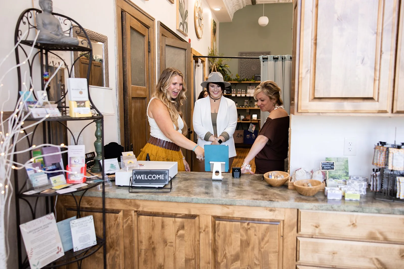 GreenhouseHangingOut-0002_websize (1).jpg