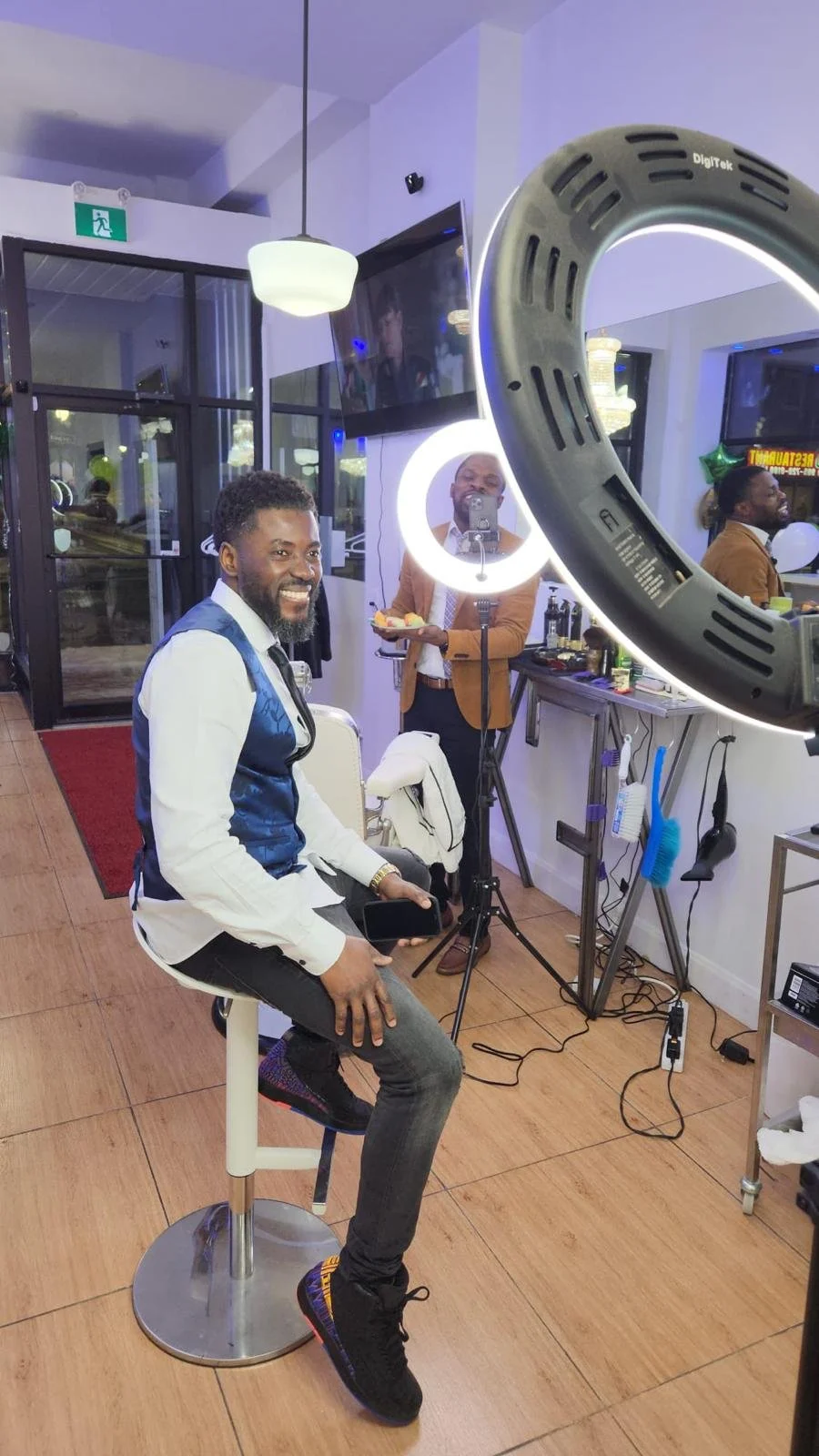 PHOTO-2024-08-25-21-59-58 5.jpg