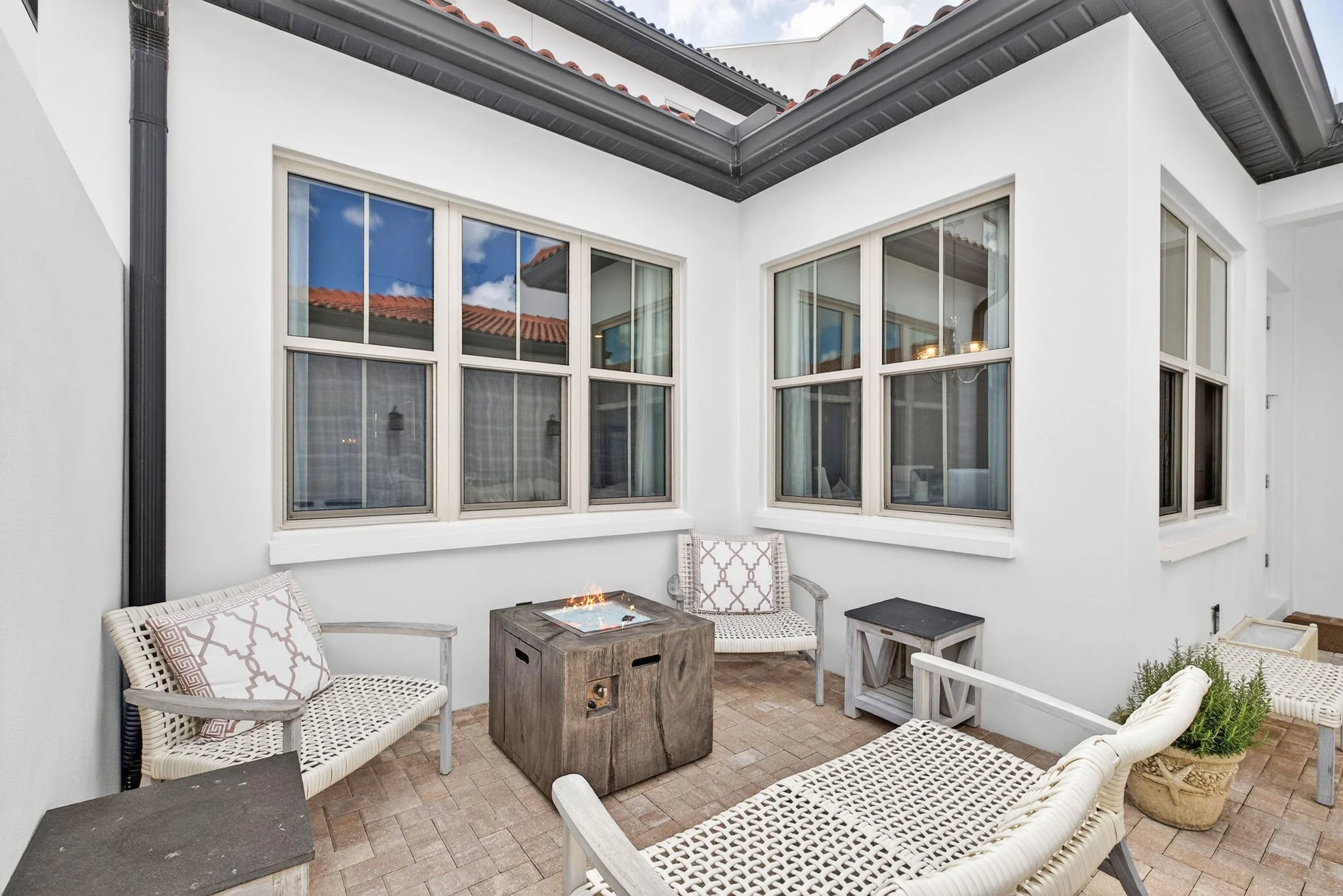 8921FountainPalmAlley-18c 2.jpg