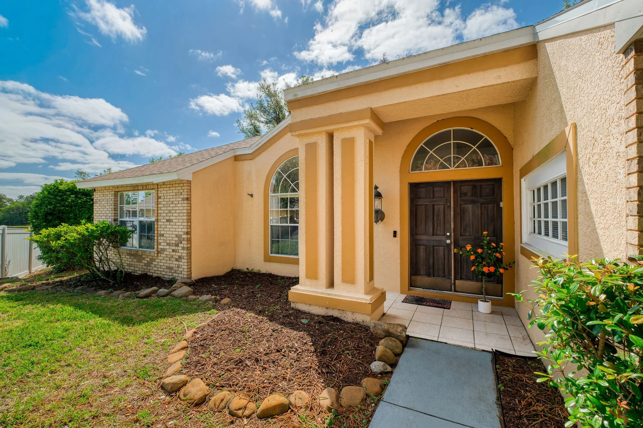 543PineLakeViewDr-3.jpg