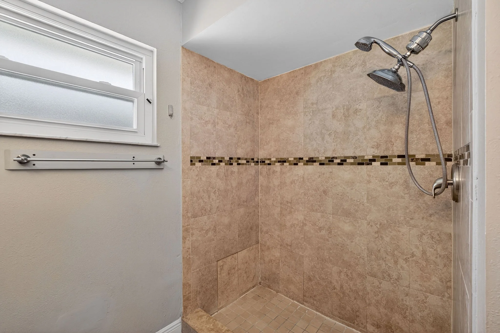 8878 Larwin Lane 24.jpg