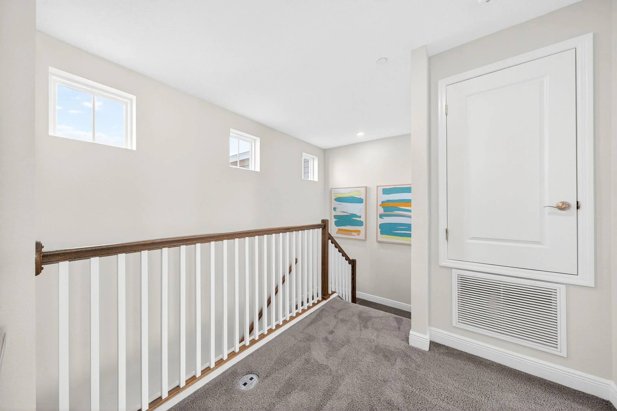 8809 Laureate 22.jpg