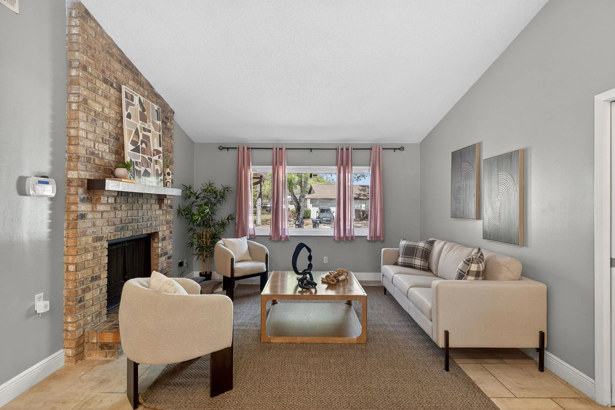 8878 Larwin Lane 6.jpg