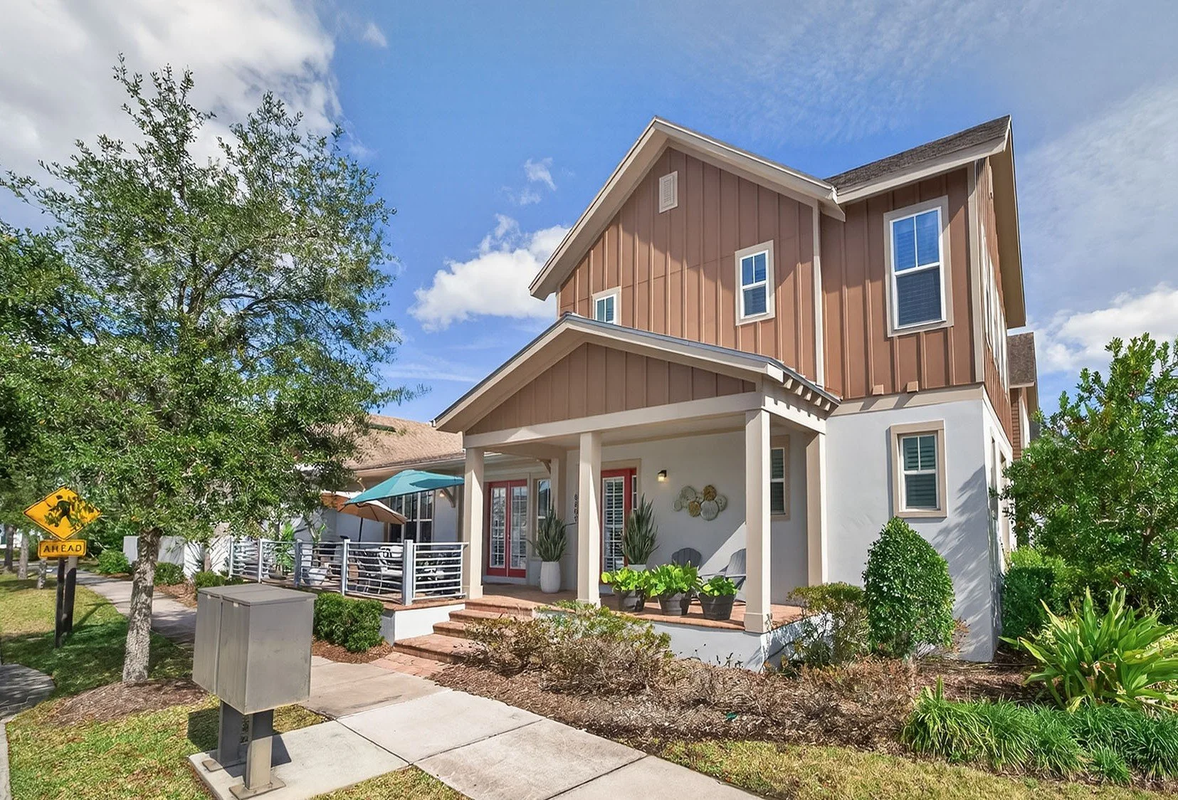 8809 Laureate 2a.jpg