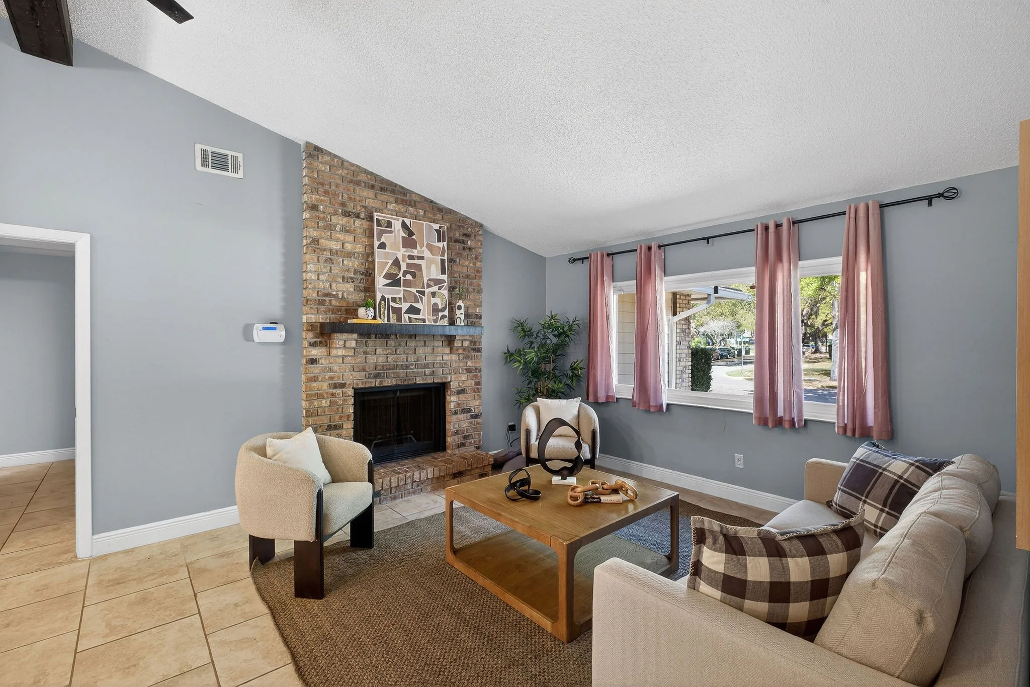 8878 Larwin Lane 5.jpg