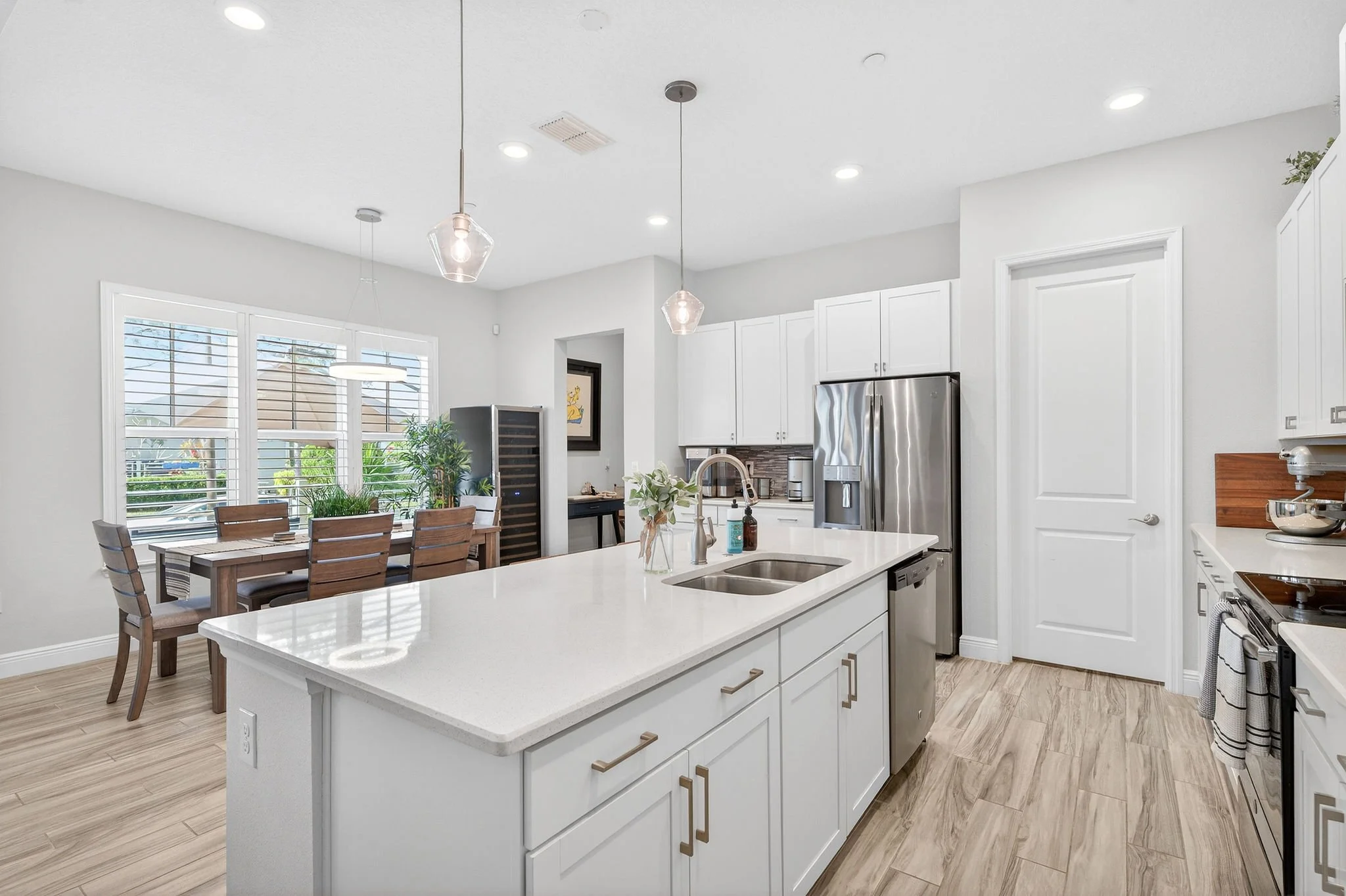 8809 Laureate 14.jpg