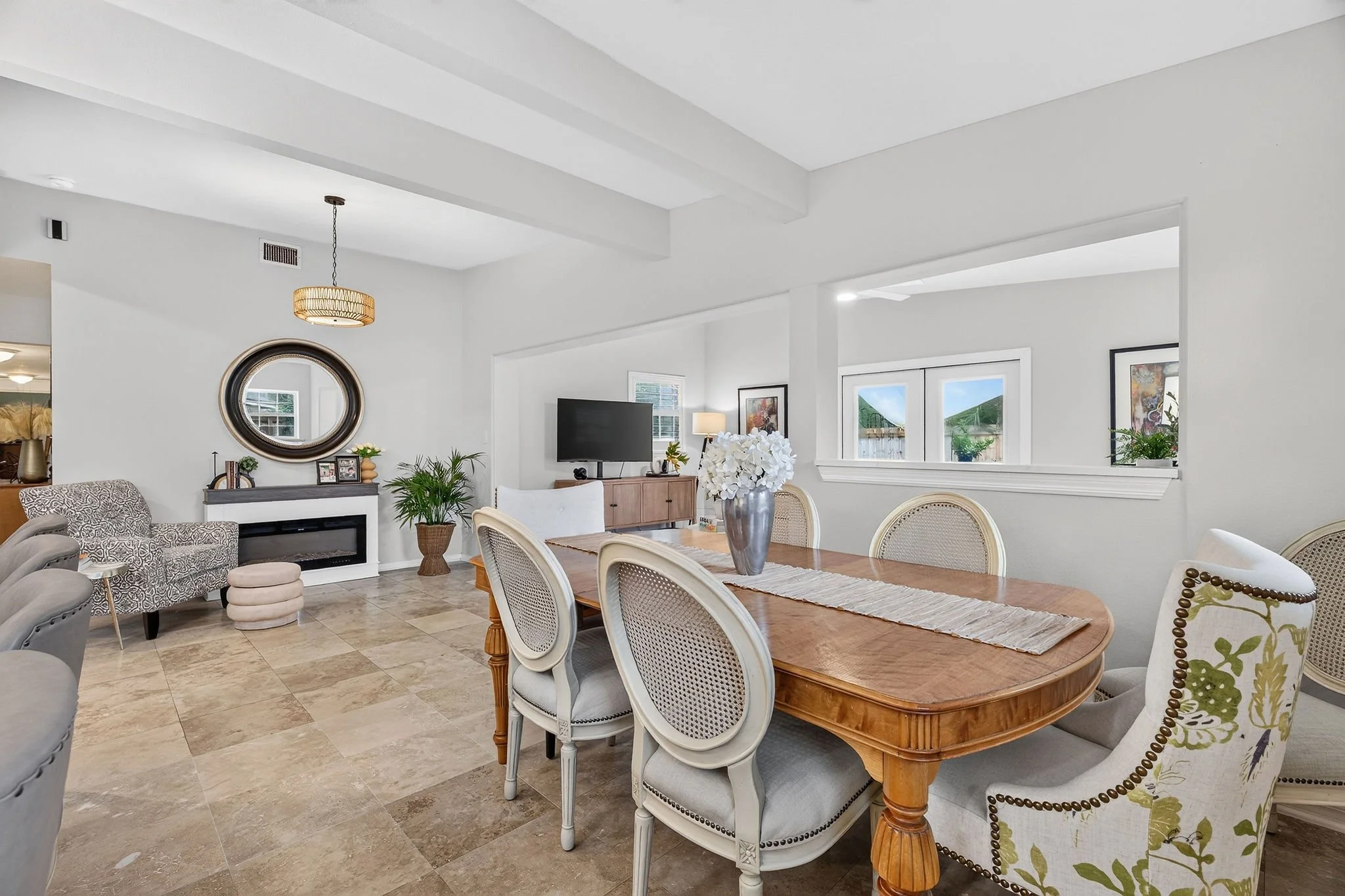 2260 Coldstream 11.jpg