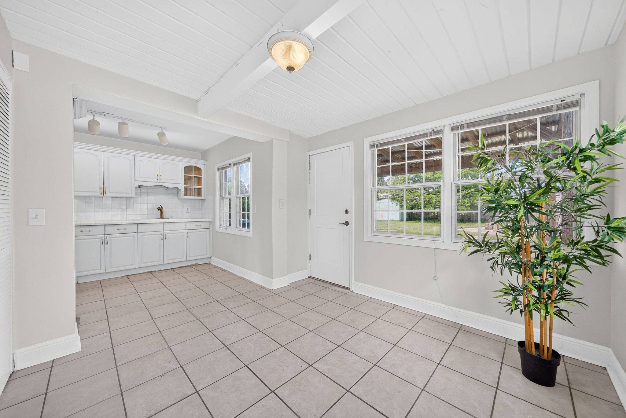 1333 S Denning 10.jpg