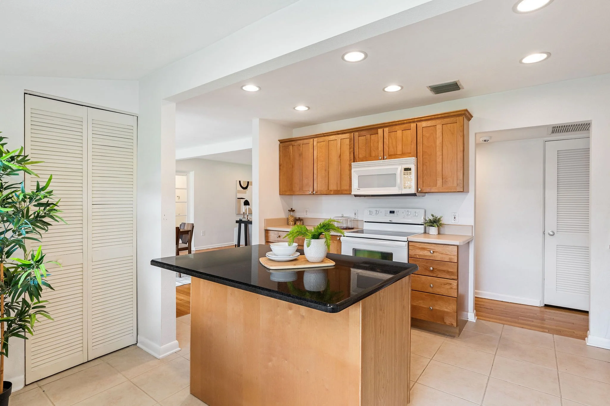 1811 Maplewood 15.jpg