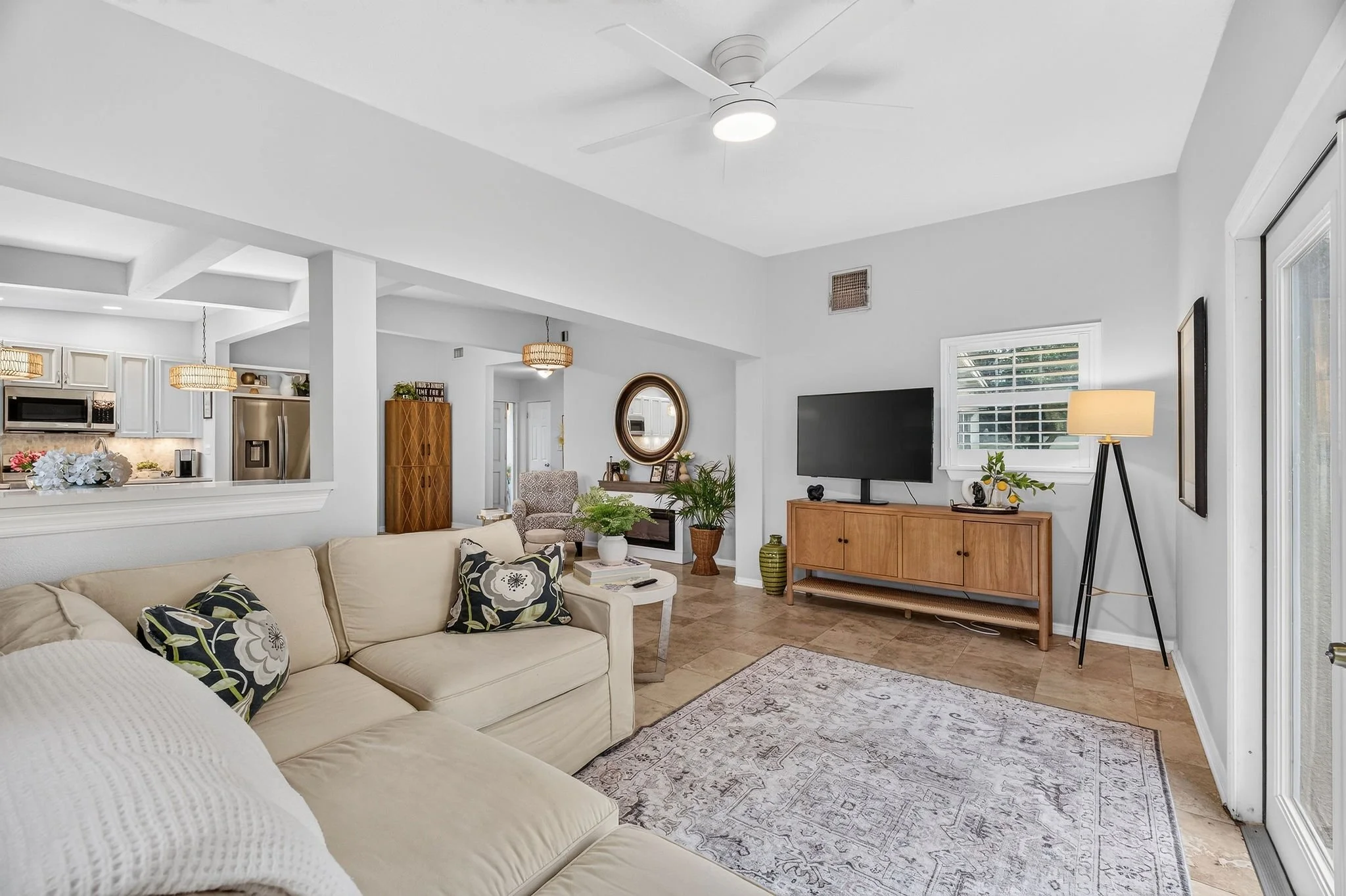 2260 Coldstream 14.jpg