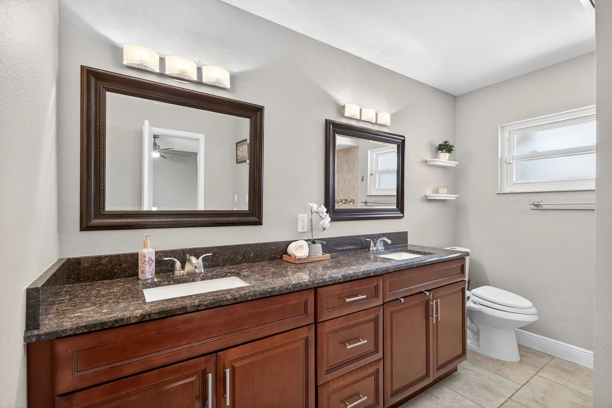 8878 Larwin Lane 23.jpg