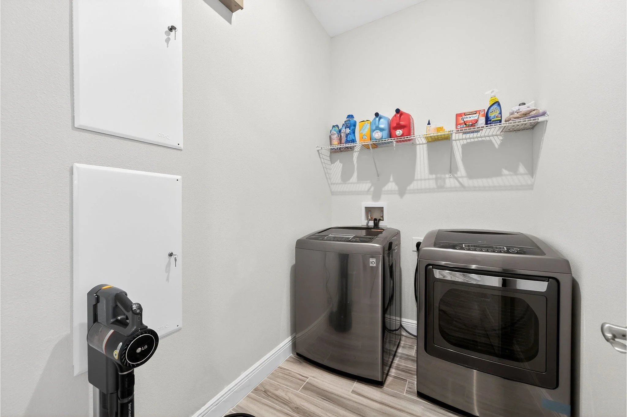 8809 Laureate 28.jpg