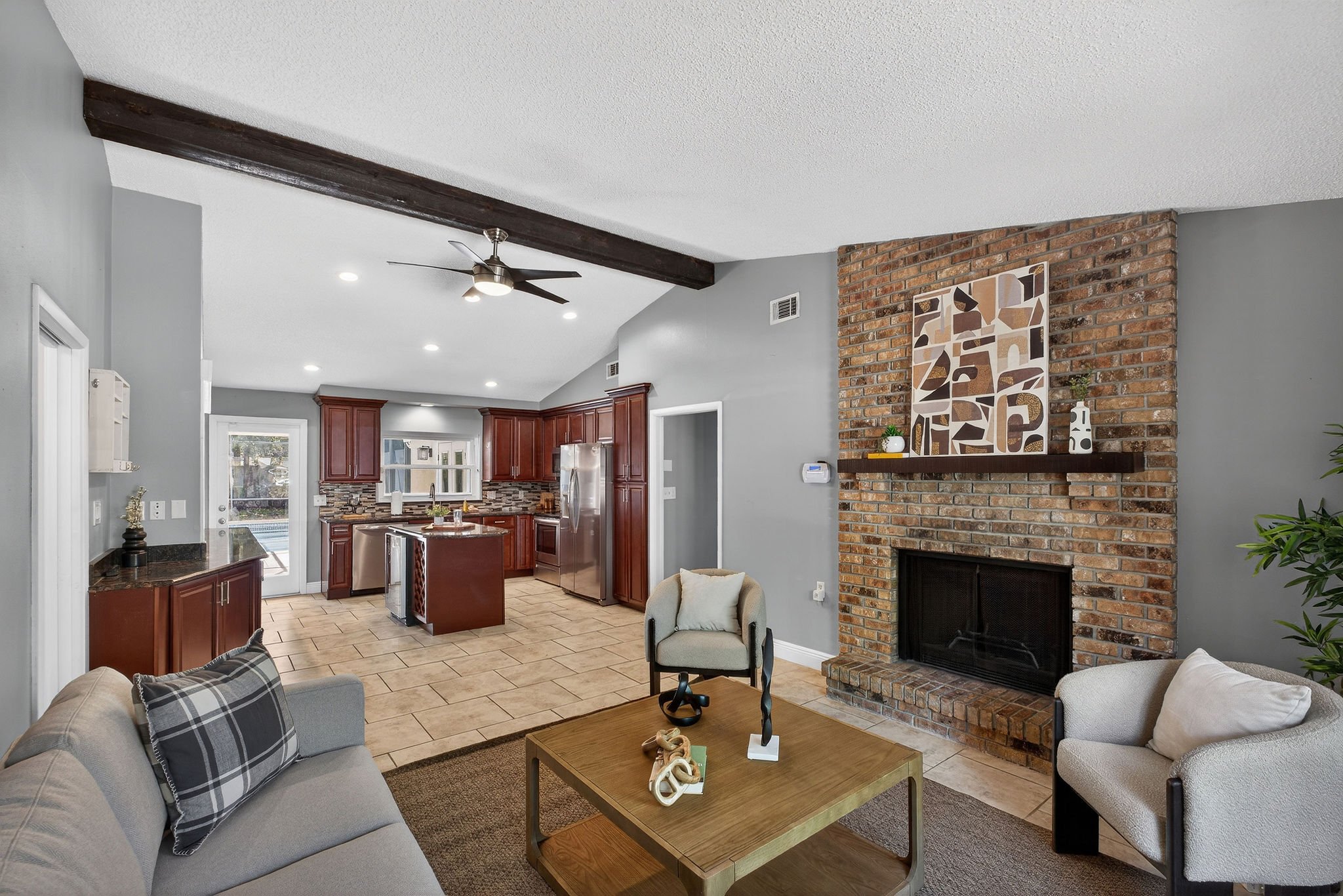 8878 Larwin Lane 7.jpg