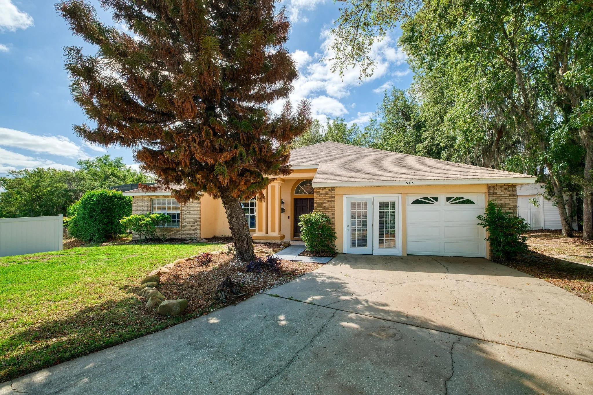 543PineLakeViewDr-1.jpg
