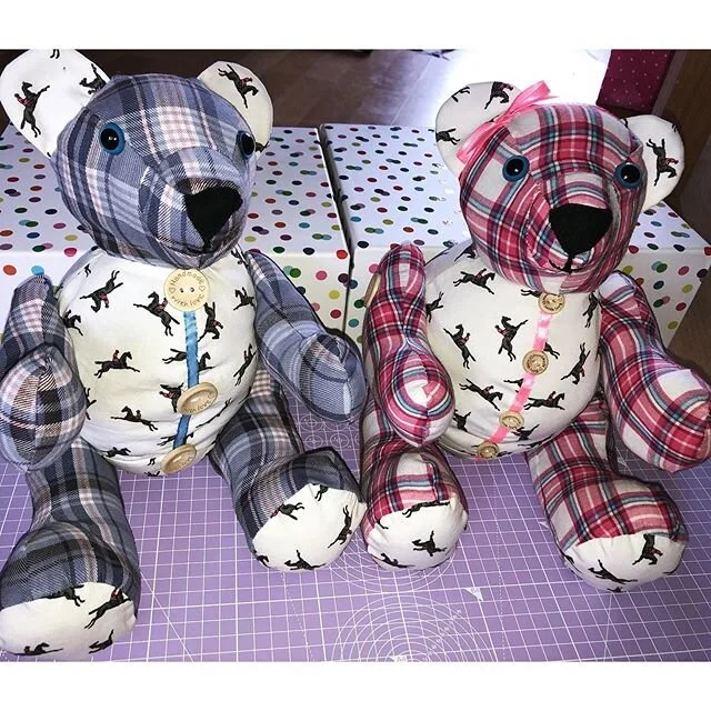 Two special memory bears made out of old clothes for two young children who recently lost their mum 💕🐻 Hope these special bears bring them many years of comfort x 🕊