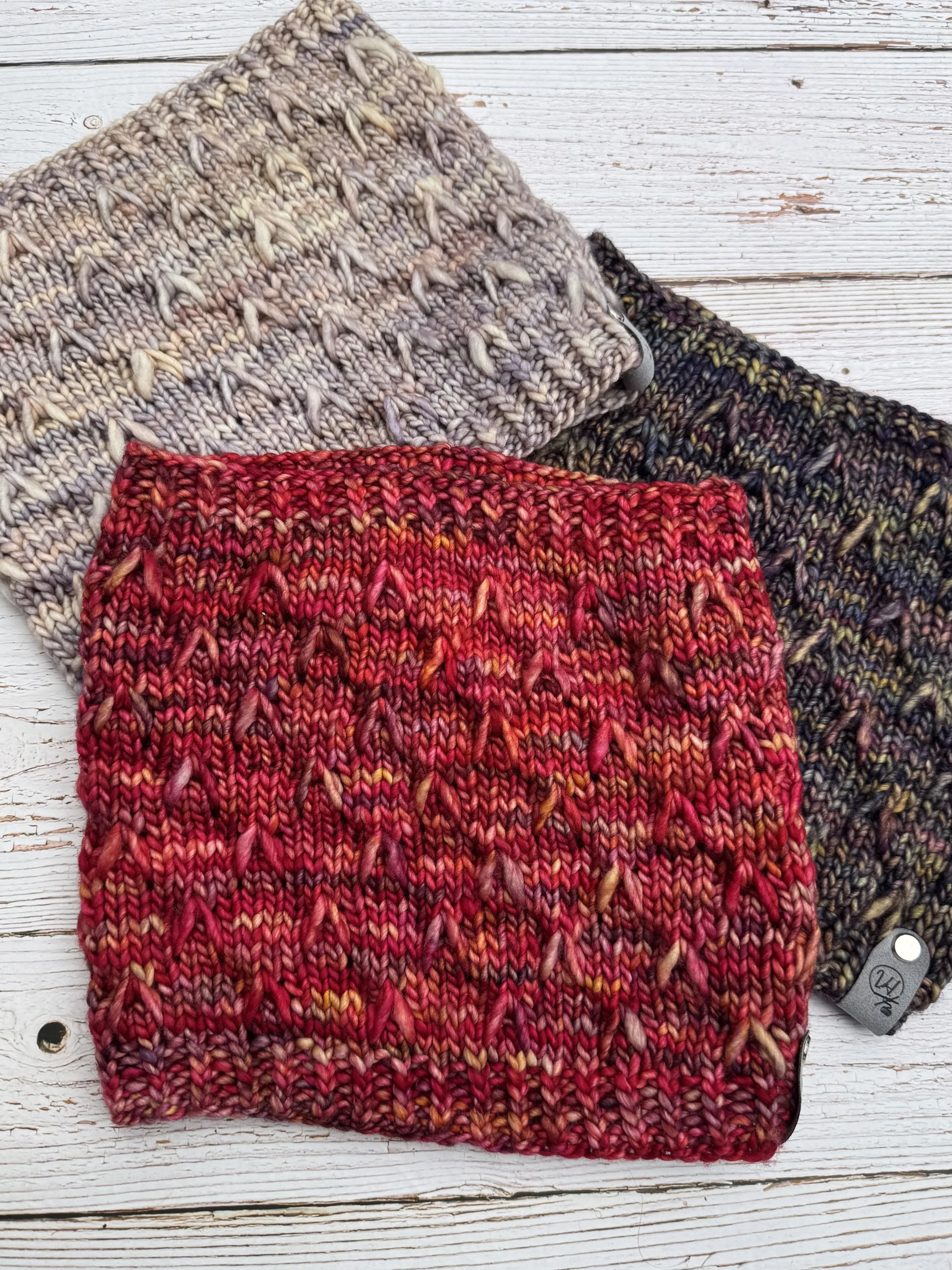 Gatineau Hills Cowl by Venetia Henry 2 (2).jpg