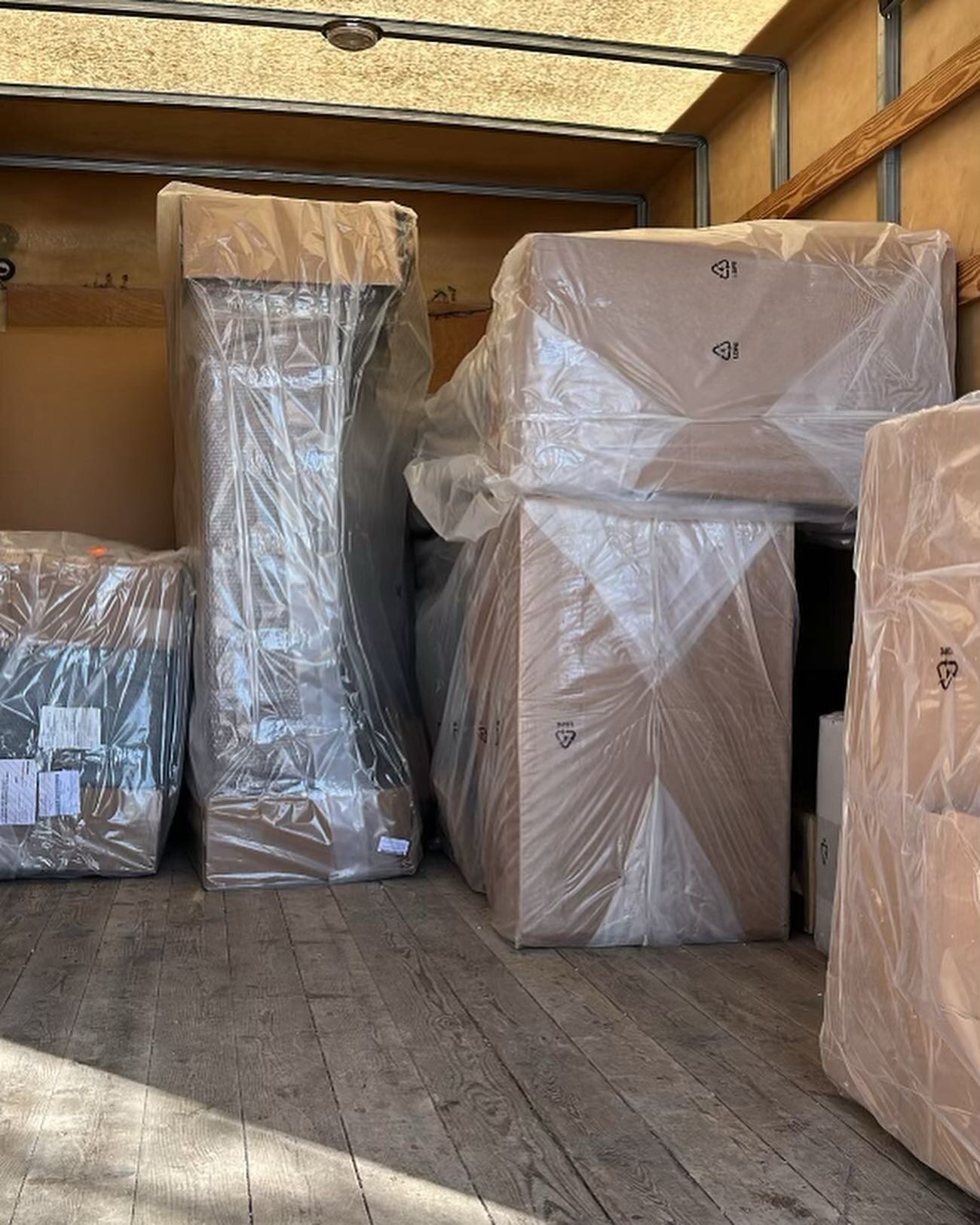 Big Furniture Delivery for @eq3 today! 🚛📦

We're proud to have partnered with @eq3 to handle their latest big delivery! Our team of experienced movers ensured that every item was transported safely and efficiently.

But we don't just deliver for bi