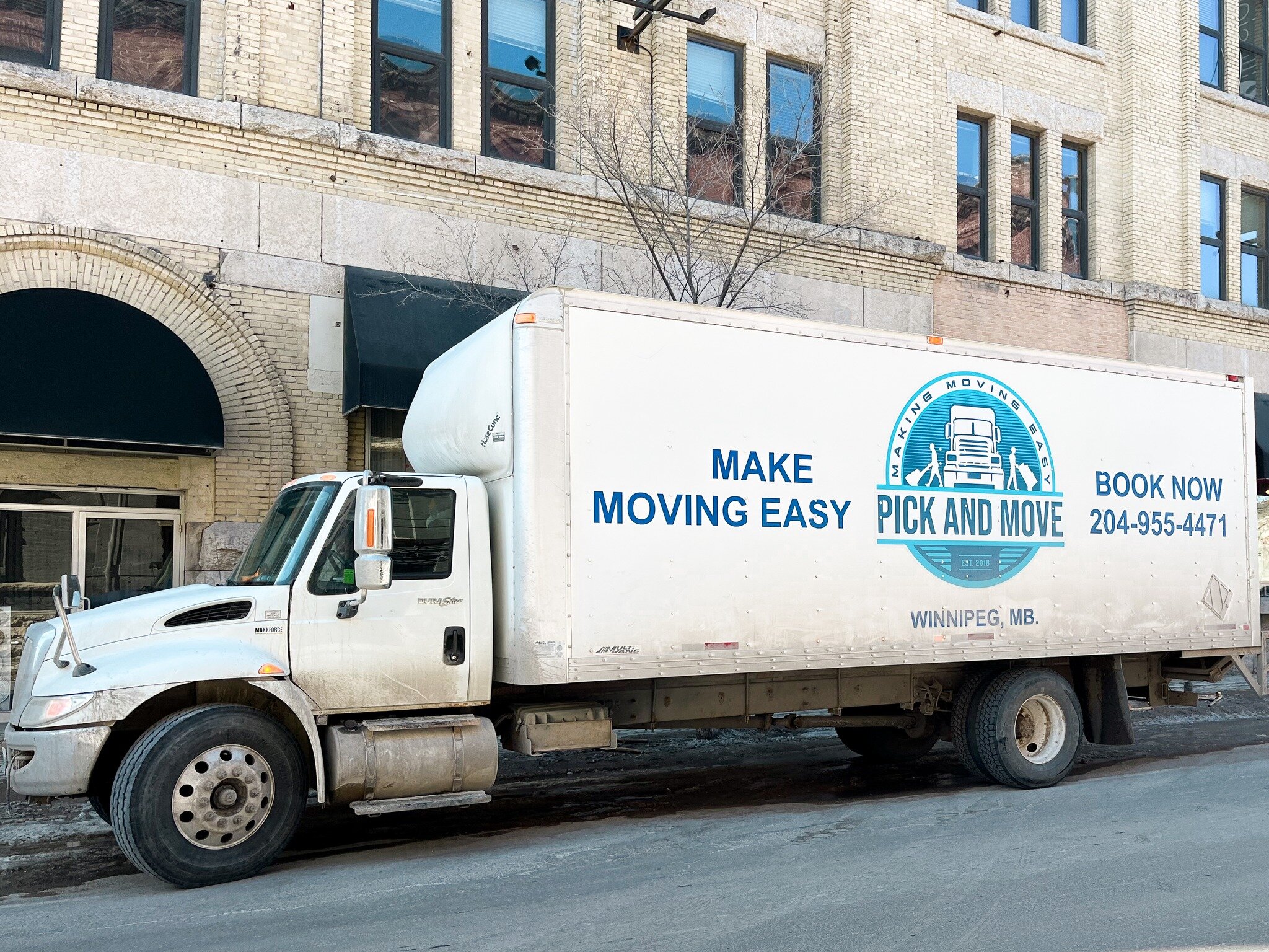 We're not just a moving company, we're your partners in your new chapter of life. Let us help you make a smooth transition to your new home. 🤝

Our experienced movers are equipped with the right tools and equipment to handle any move, big or small. 