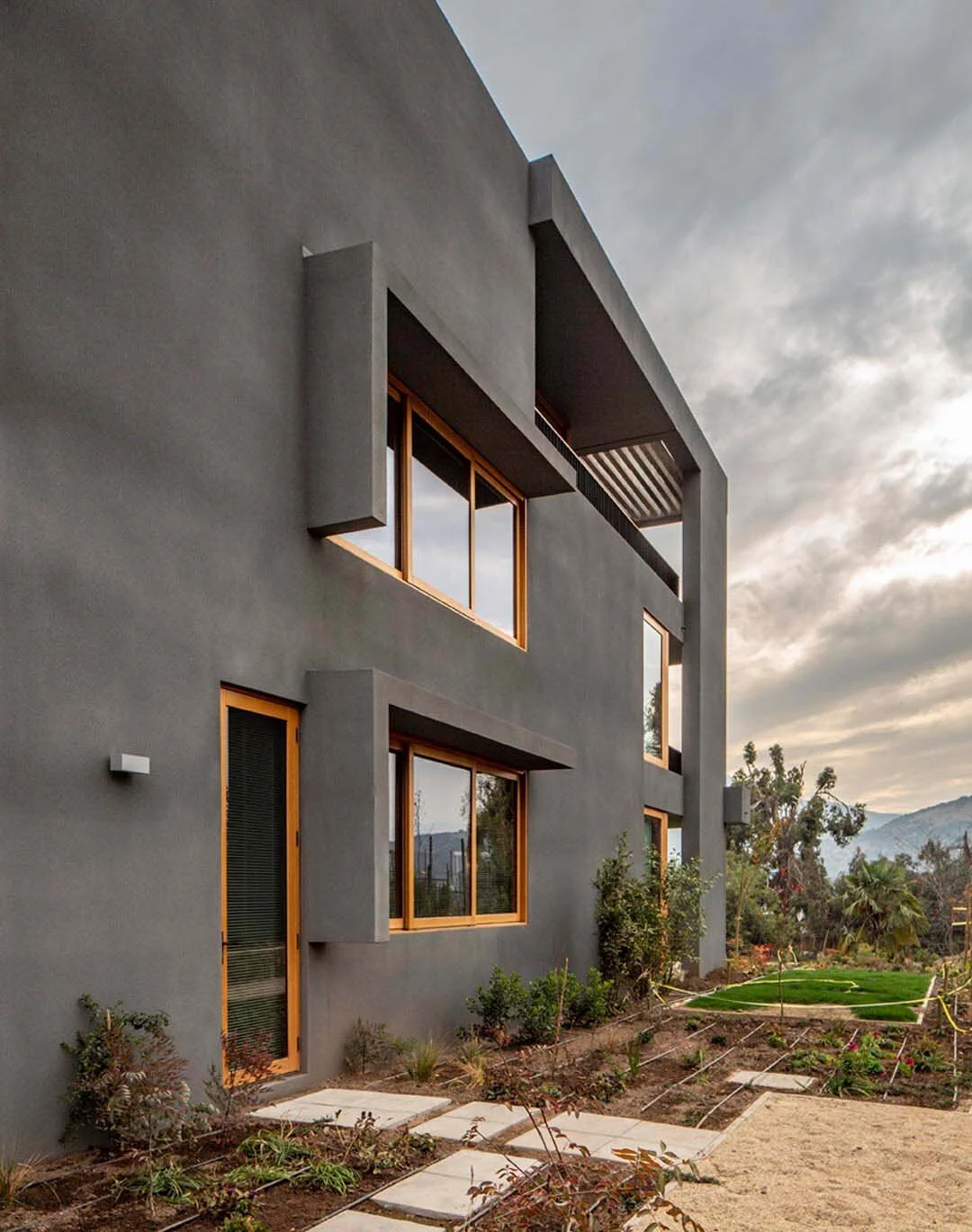 La Fuente 909 - horizontal (2).jpg