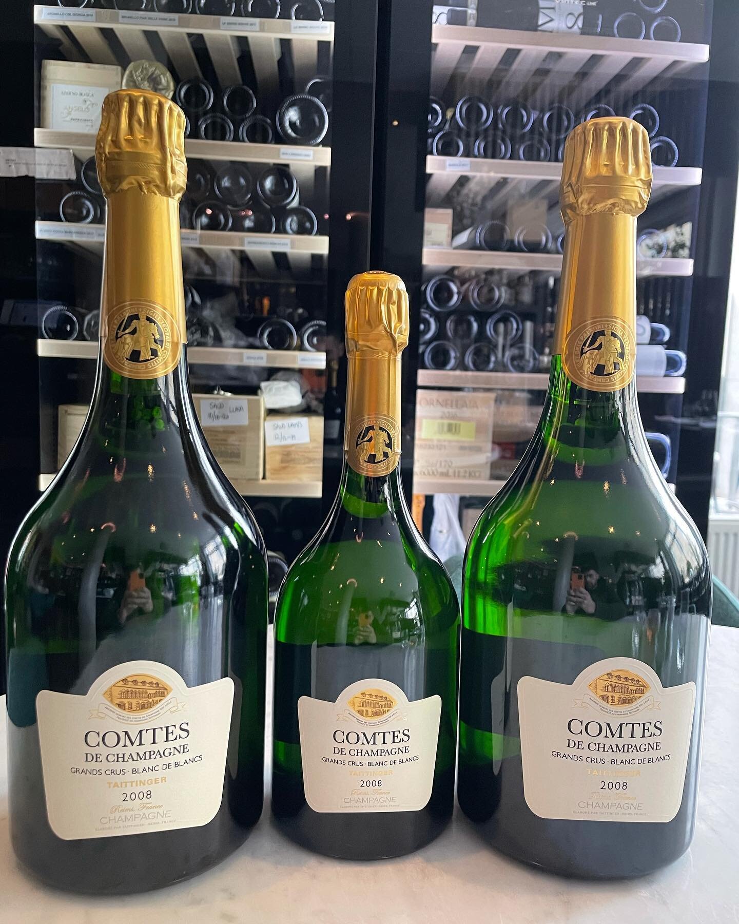 Comtes de Champagne 2008 nu &auml;ven i magnum hos oss 😍 Vill ni dricka n&aring;got otroligt lyxigt och exklusivt &auml;r denna champagne det r&auml;tta valet. 🙌🏽