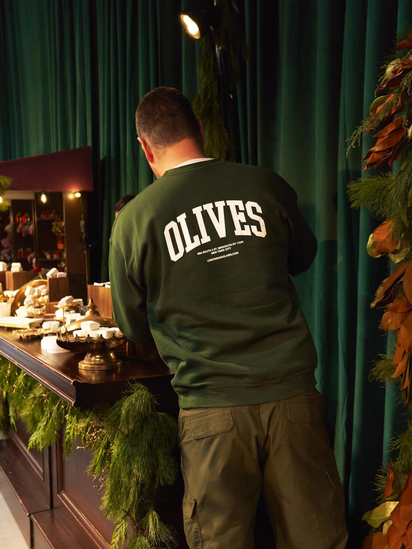 Catering, but make it human.

We care deeply.
We sweat the details.
We bring people together with really 
good food. 

#lemonsandolivescatering #nycfood #brandexperience #foodandfashion #hospitality