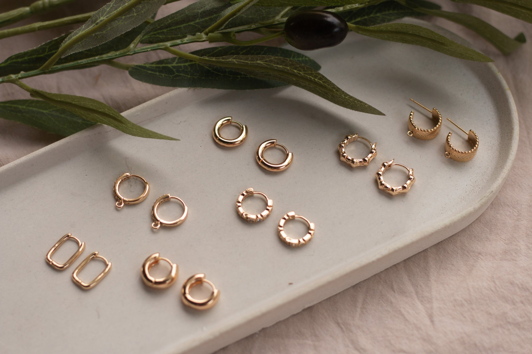 14 MM HOOPS (MYO CHARM EARRING)